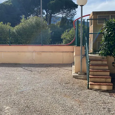 Joli Avec Jardin Cavalaire-sur-Mer